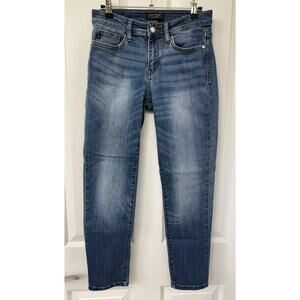Judy Blue size 5/27 relaxed fit ankle denim jeans medium wash